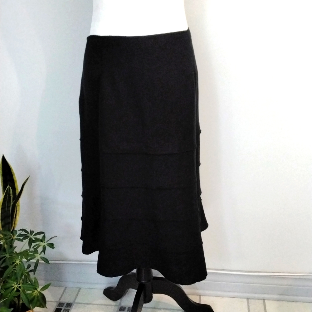 Tribal Ladies black tiered linen skirt, size 16 - Picture 4 of 7